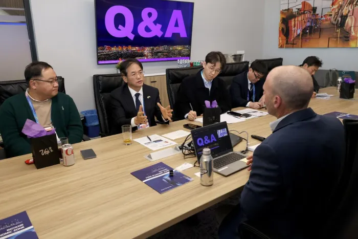 라스베이거스 컨벤션센터와 킨덱스 전시 협력 방안 협의중인 이동환 고양시장 / 사진=고양시청 